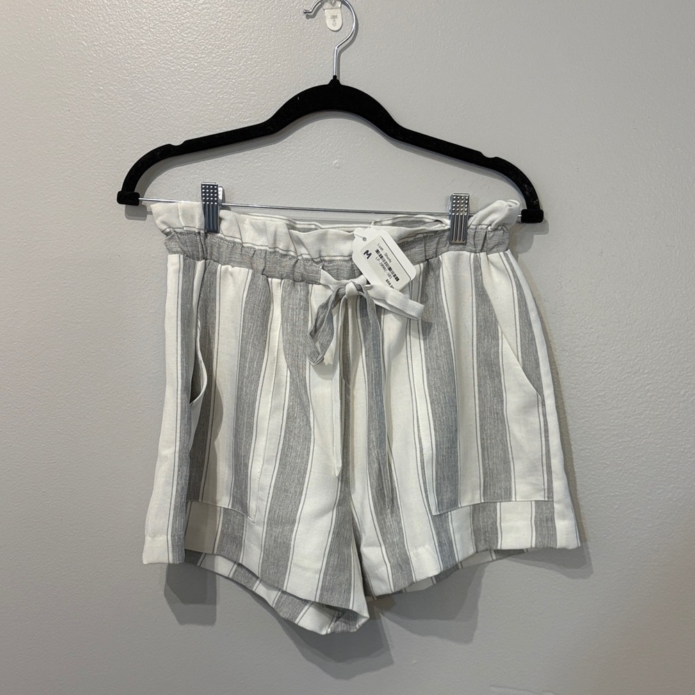 Lush High Waist Striped Shorts in Gray and White